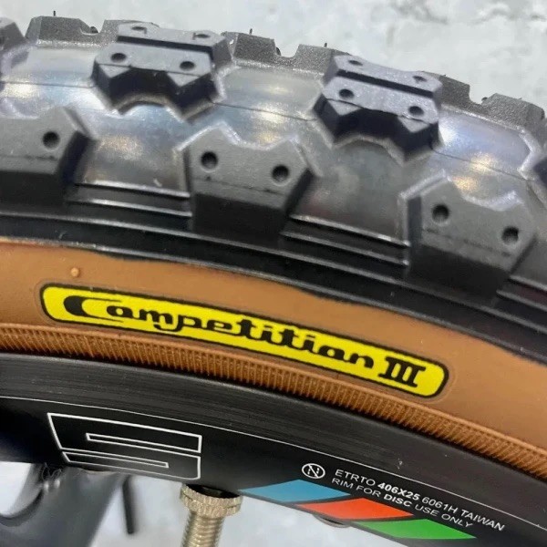 Tioga Comp III Oldschool BMX Reifen 20" Authentic Series Tyre Skinwall/Black