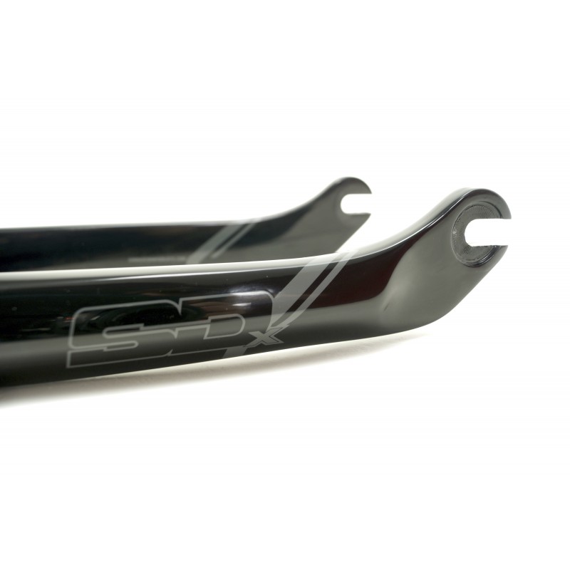 SD Carbon Gabeln Tapered 1 1/8" auf 1.5" in verschiedenen Ausführungen SD Carbon Gabeln Tapered 1 1/8" auf 1.5" in verschiedenen Ausführungen