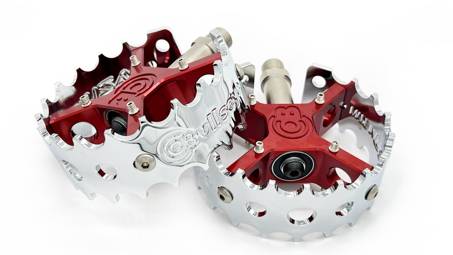 BULLSEYE PRO X ROUND PEDALS in verschied. Farben