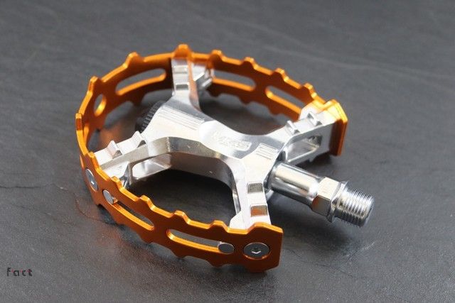 MKS Beartrap (Suntour) Pedals 9/16" in verschiedenen Farben MKS Beartrap (Suntour) Pedals 9/16" in verschiedenen Farben