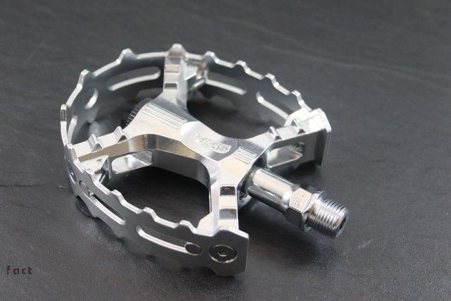 MKS Beartrap (Suntour) Pedals 9/16" in verschiedenen Farben MKS Beartrap (Suntour) Pedals 9/16" in verschiedenen Farben
